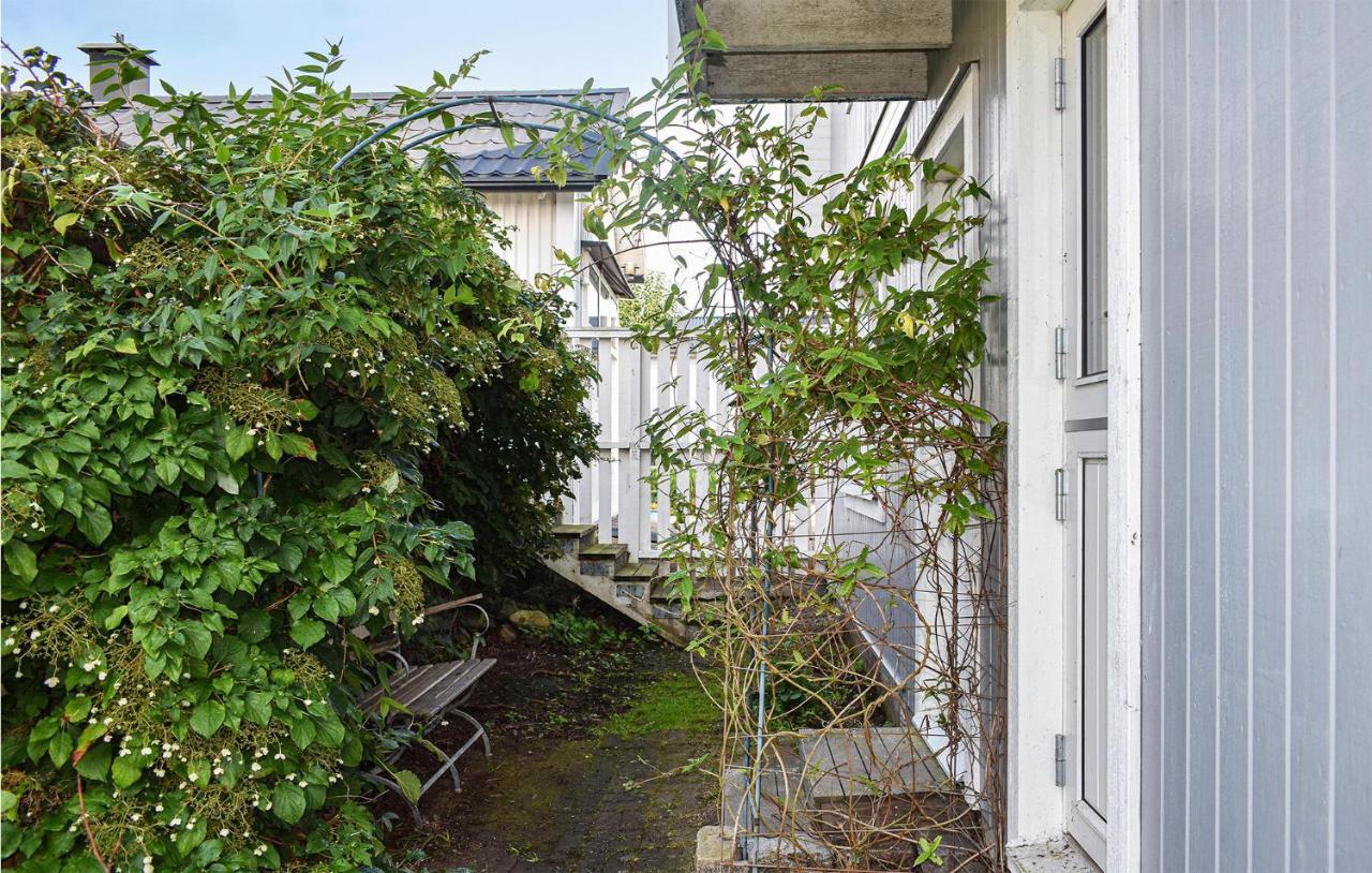Cozy Home In Karlskrona With Kitchen Kültér fotó